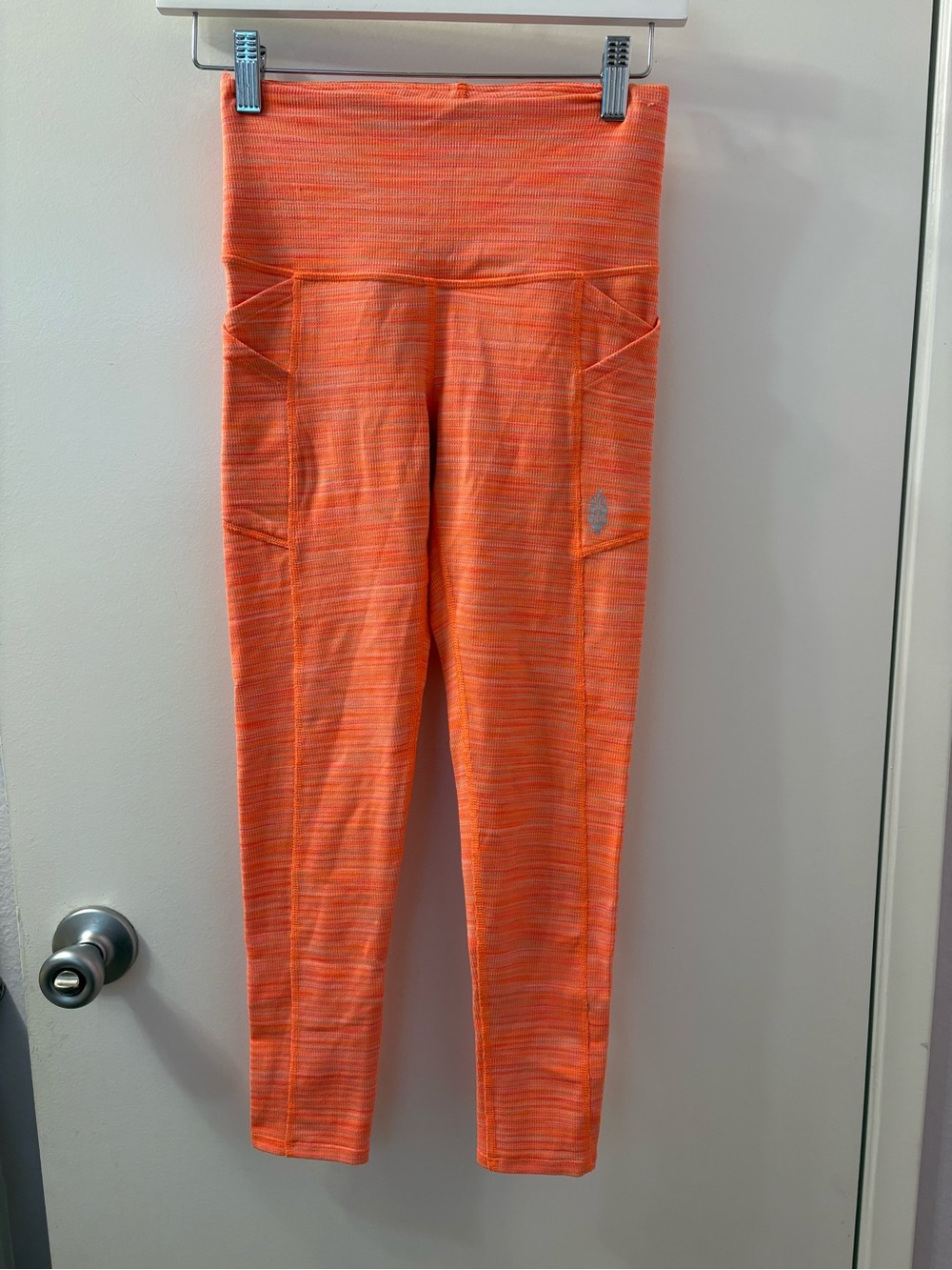 Free People Movement Roll Out Legging Heathered Neon Mango size XS EUC